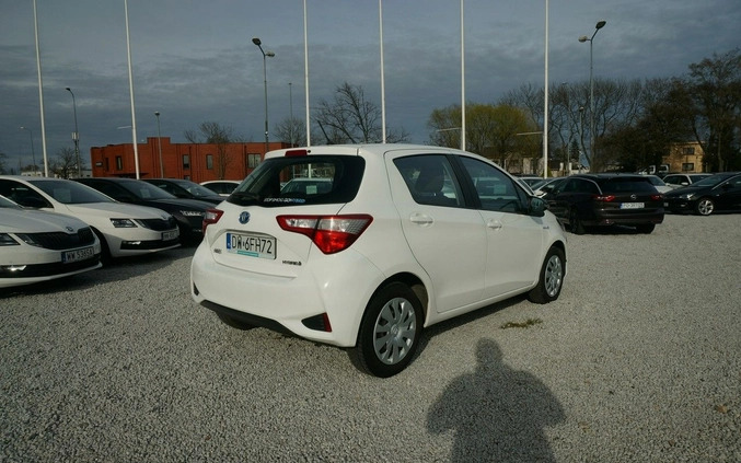 Toyota Yaris cena 48400 przebieg: 99445, rok produkcji 2019 z Knurów małe 529